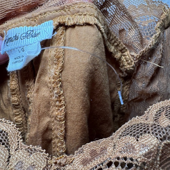 Kimchi Blue Large tan brown natural Shyla lace Trim Romper - Picture 5 of 10